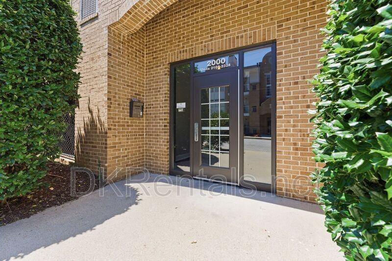 220 Renaissance Pkwy Ne #2111 - Photo 3 of 38