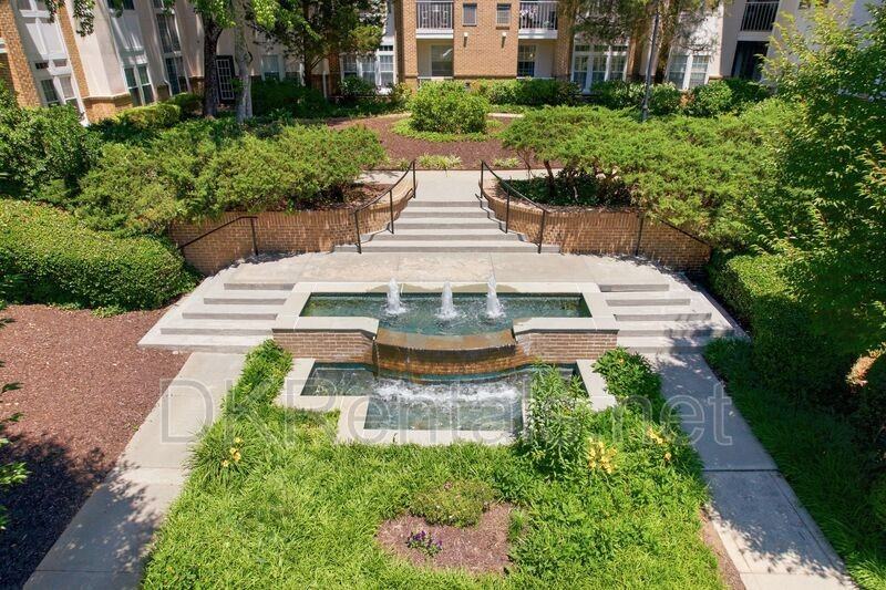 220 Renaissance Pkwy Ne #2111 - Photo 7 of 38