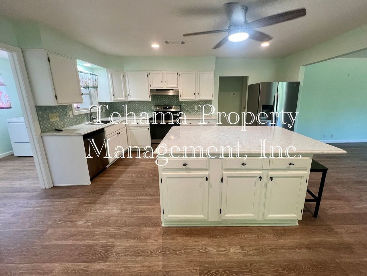 23353 Hamilton Ave - Photo 7 of 18