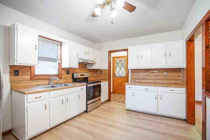 43 Oak St #43 - Photo 3 of 19