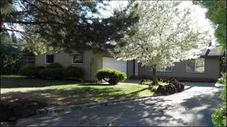 2816 Ne Lapointe Ct - Photo 1 of 1