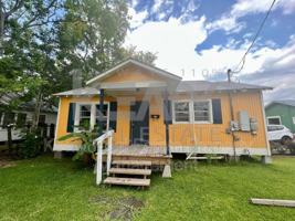 featured image of 327 Stewart St