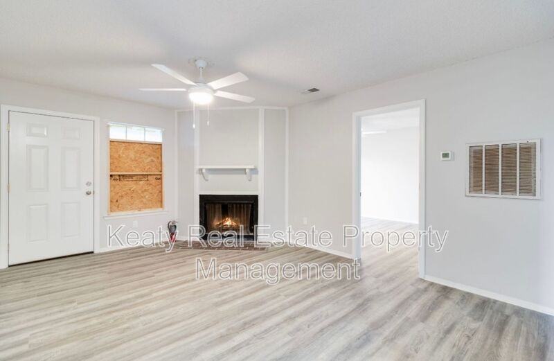 107 Meudon St #D - Photo 2 of 28