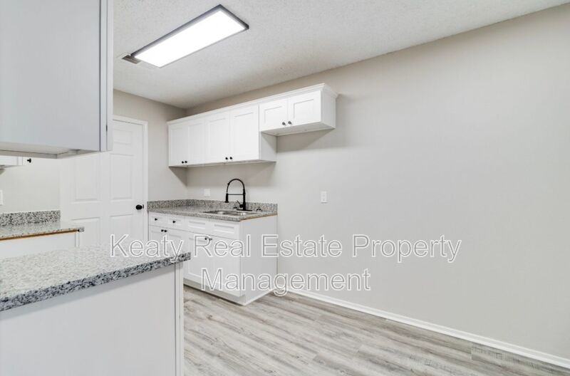 107 Meudon St #D - Photo 7 of 28