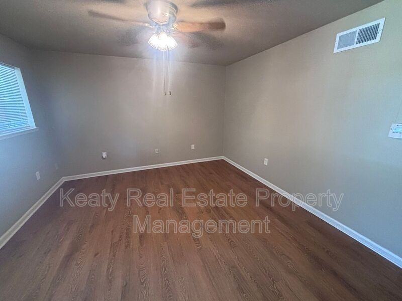 201 S College Rd #116 - Photo 3 of 6
