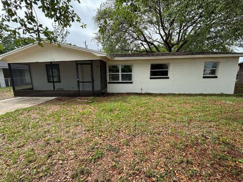 2436 Lilly St - Photo 4 of 26