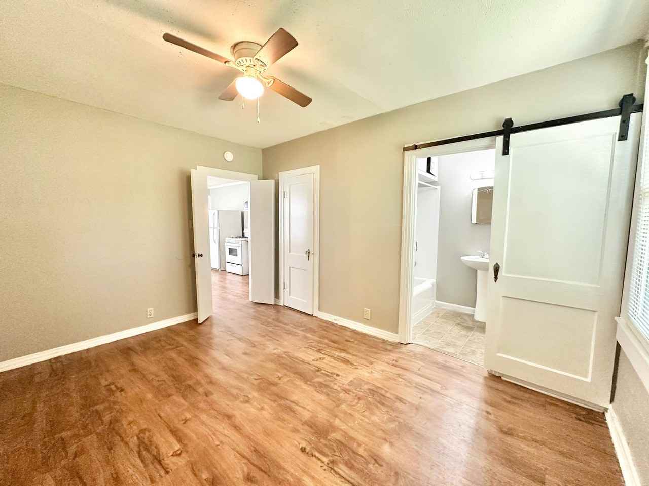 2615 N Elm St - Photo 6 of 8