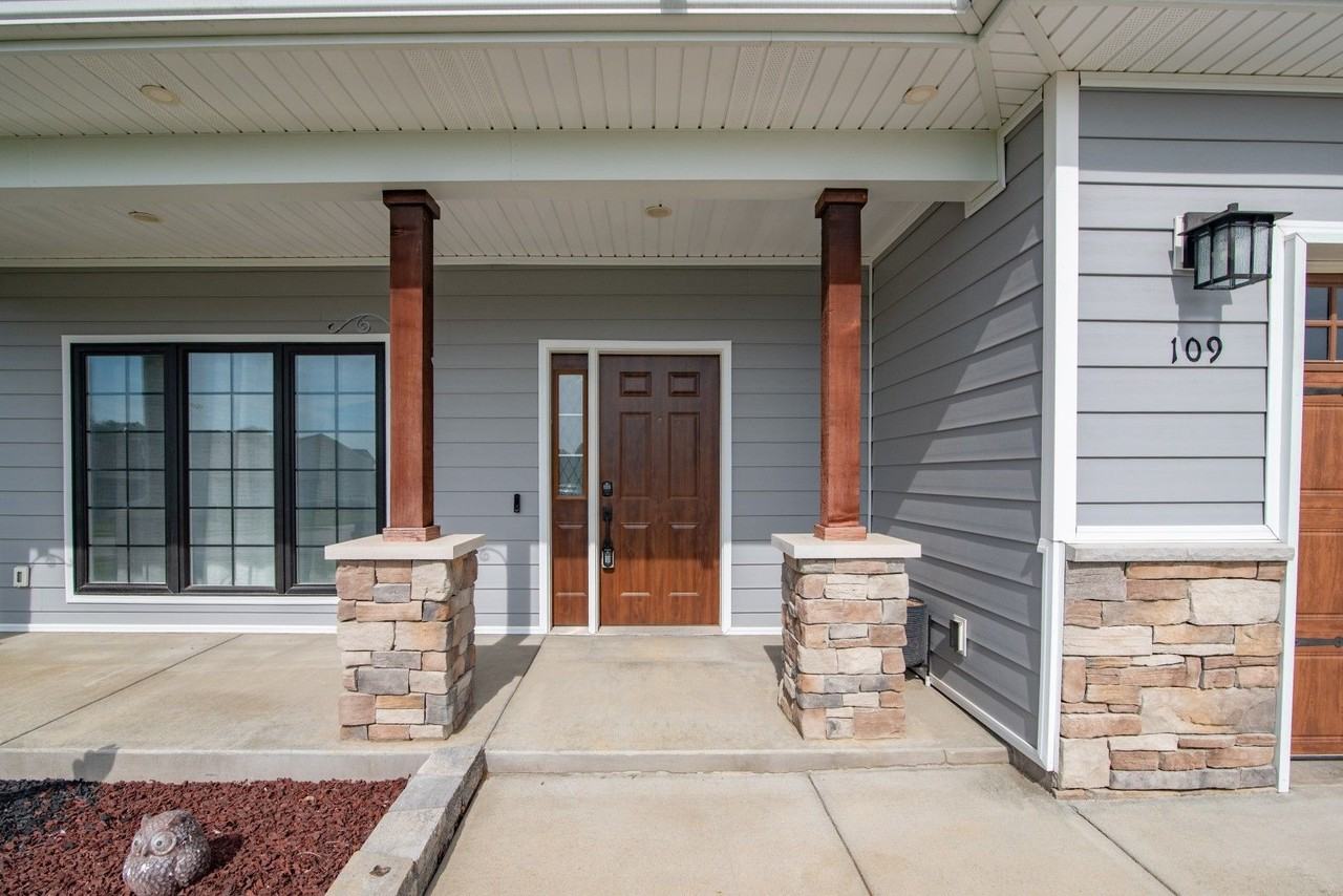109 Gaston Cir - Photo 2 of 50