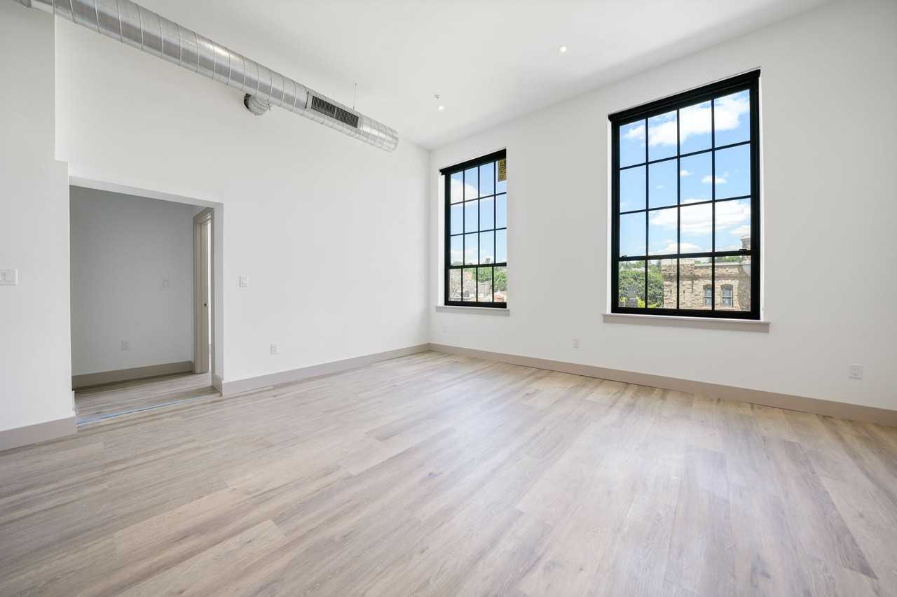 Five Point Flats - Photo 3 of 33