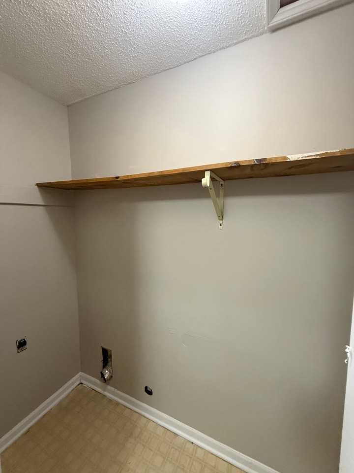 1806 Woods Ln Apt E - Photo 4 of 12