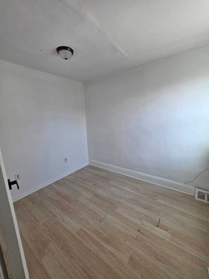 2228 Cross St - Photo 4 of 7