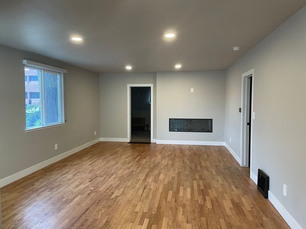 921 Walnut St - Photo 5 of 19