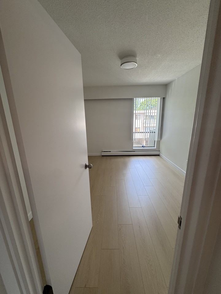 2225 West 8th Avenue #206 - Photo 4 of 5