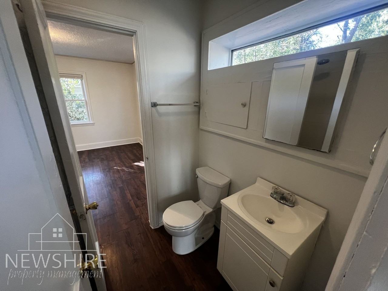 4 Prancer Ave - Photo 4 of 10