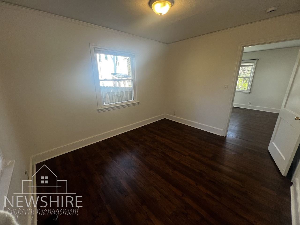 4 Prancer Ave - Photo 5 of 10