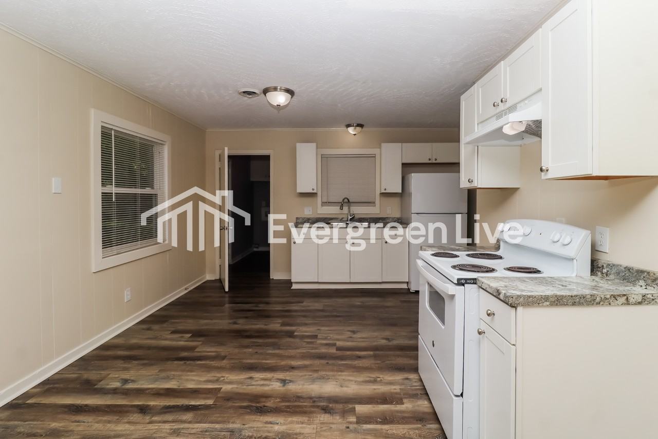 341 Forest Ave - Photo 5 of 15