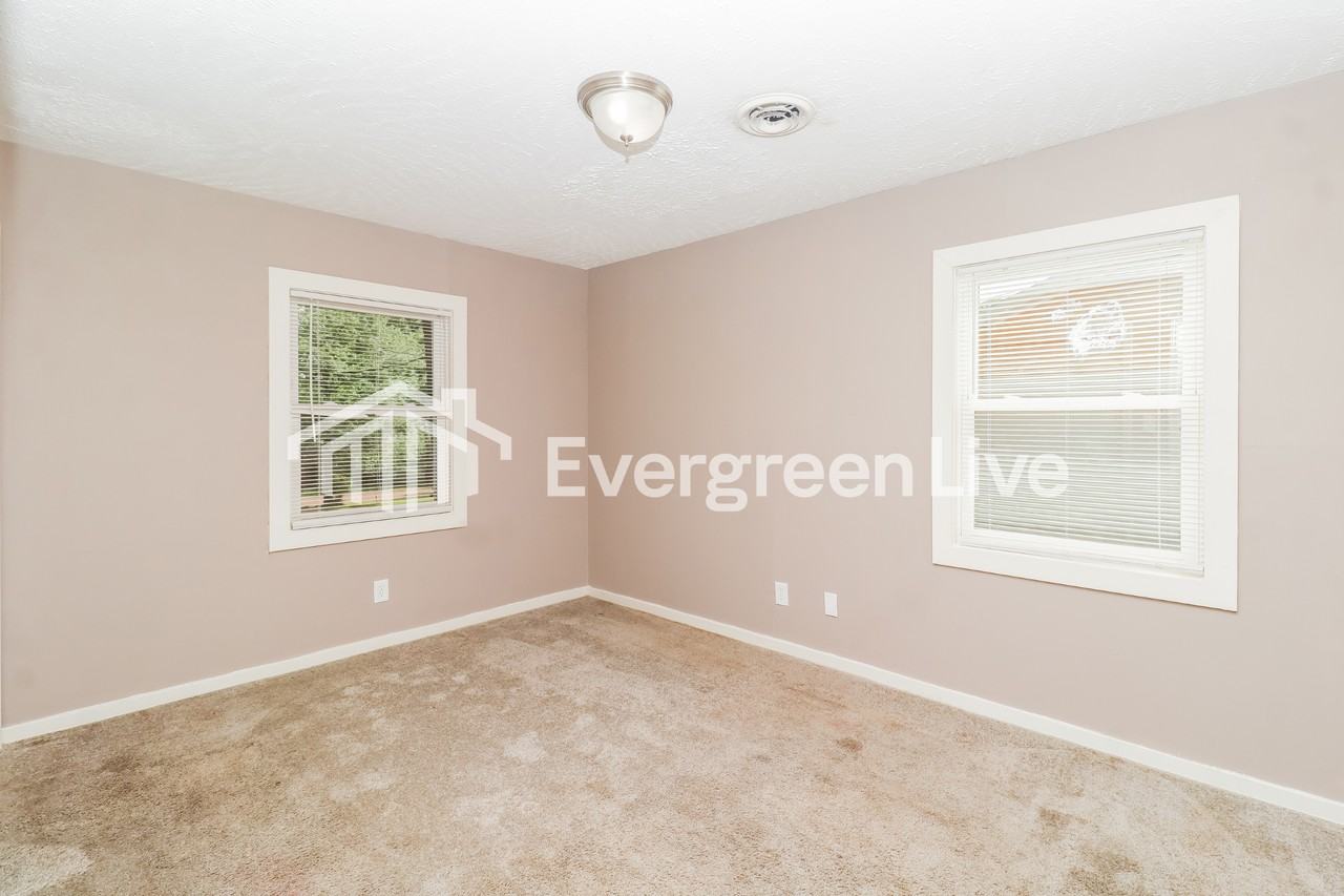 341 Forest Ave - Photo 6 of 15