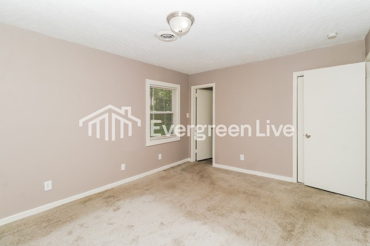 341 Forest Ave - Photo 7 of 15