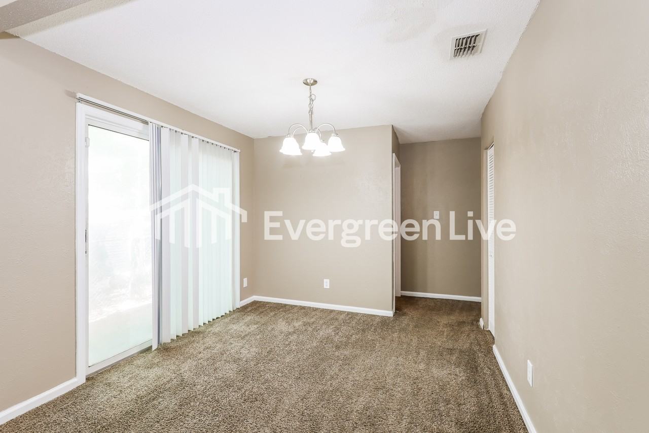 3652 Pebble Creek Dr - Photo 5 of 15
