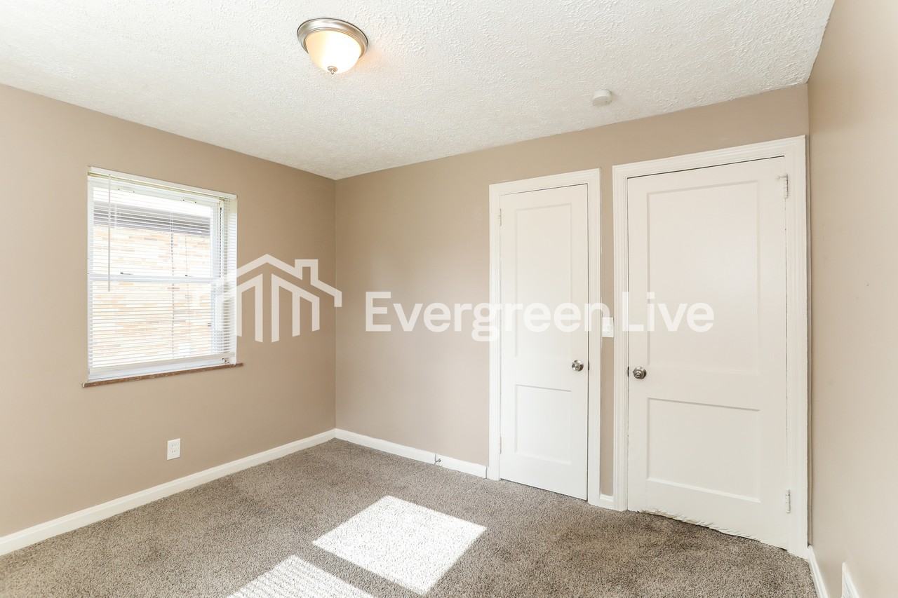 4047 Washington Ave - Photo 7 of 15