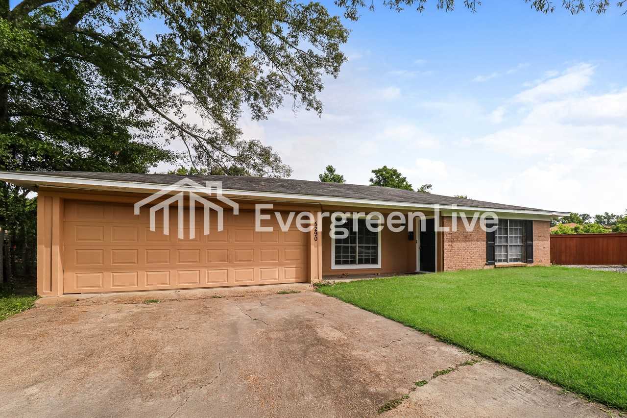 5290 Telfair Pl - Photo 2 of 15