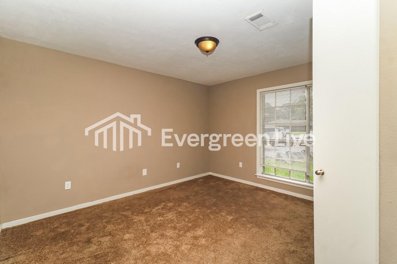 5290 Telfair Pl - Photo 3 of 15