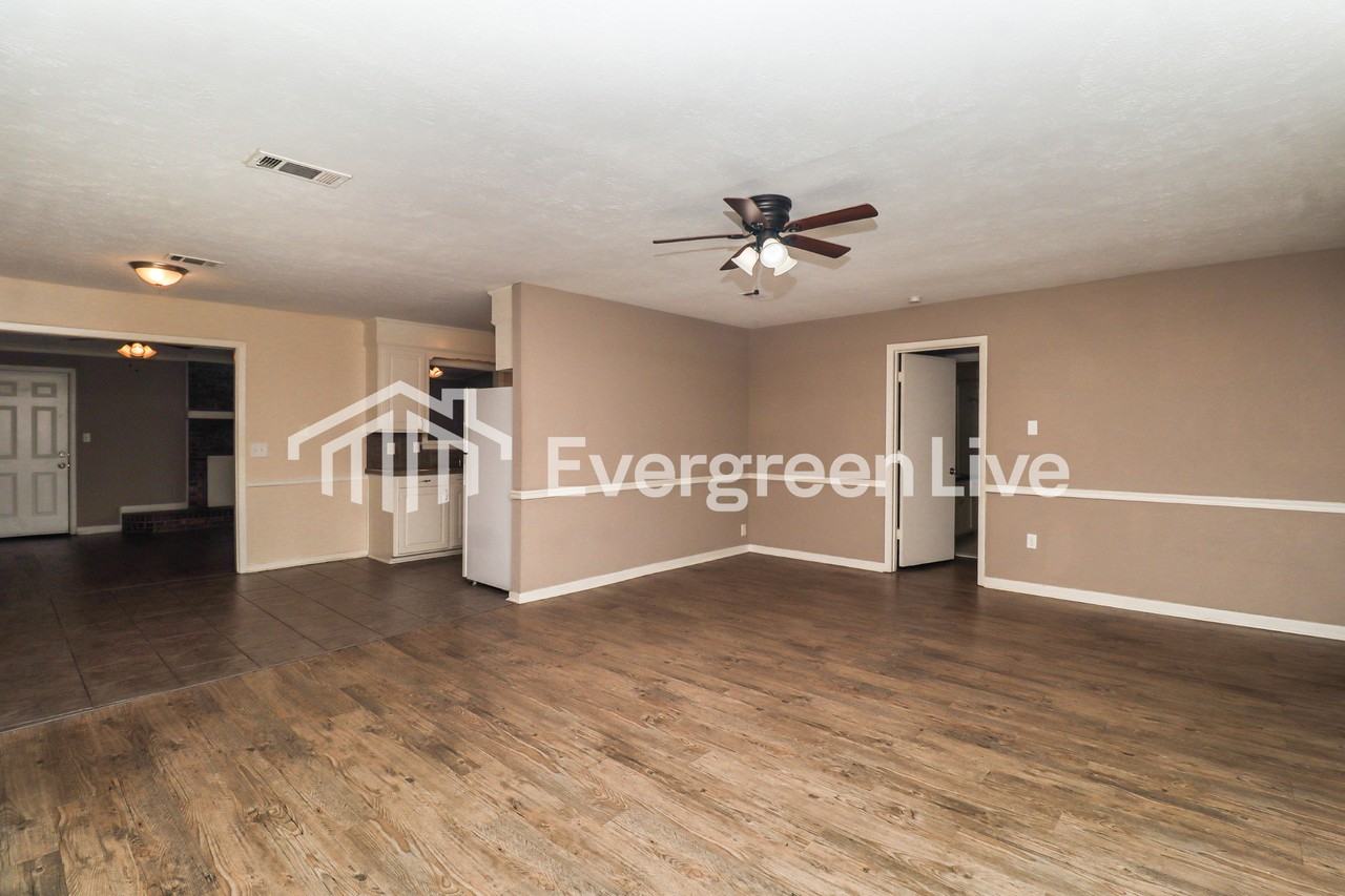 5290 Telfair Pl - Photo 5 of 15
