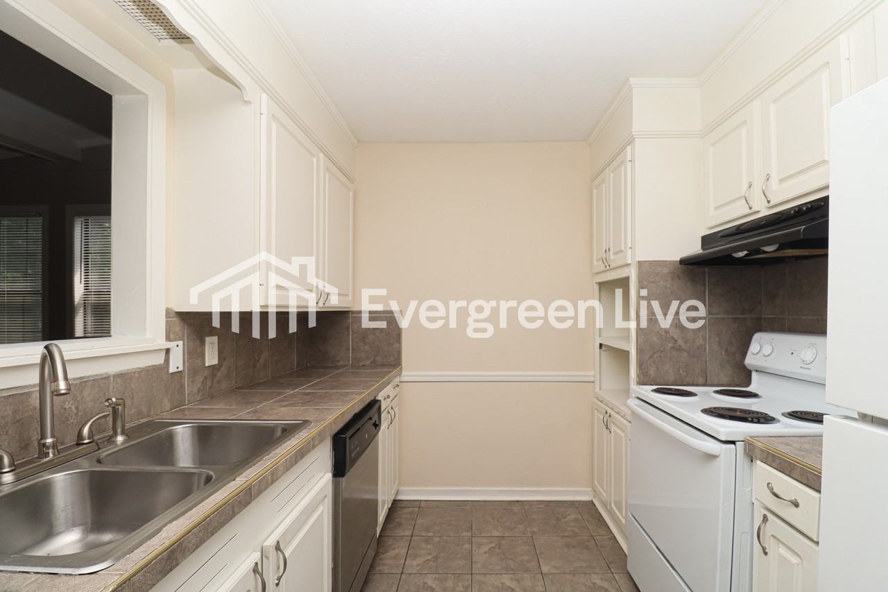 5290 Telfair Pl - Photo 7 of 15