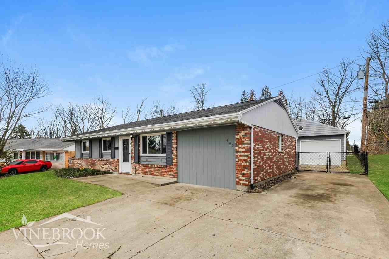 1483 Deerland St - Photo 2 of 15