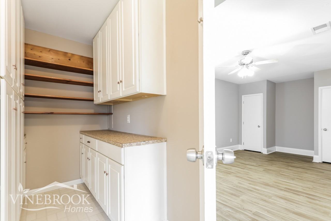1483 Deerland St - Photo 5 of 15