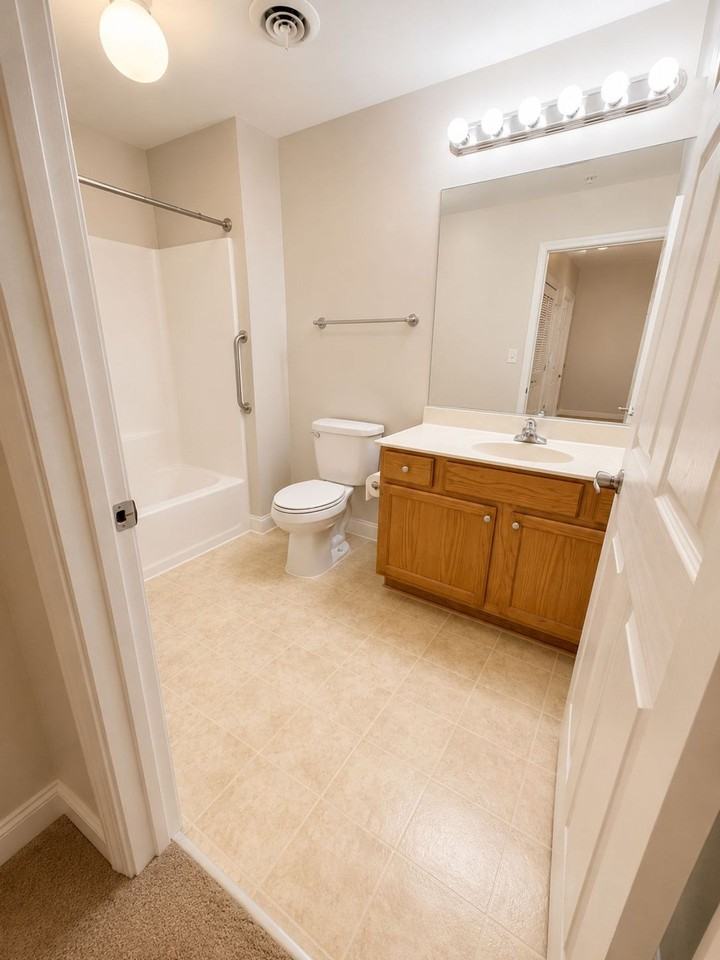 Oaks Apartments - Photo 5 of 5
