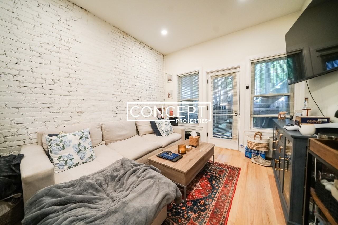 308 Saratoga St #1