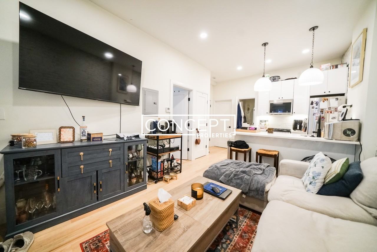 308 Saratoga St #1 - Photo 5 of 15