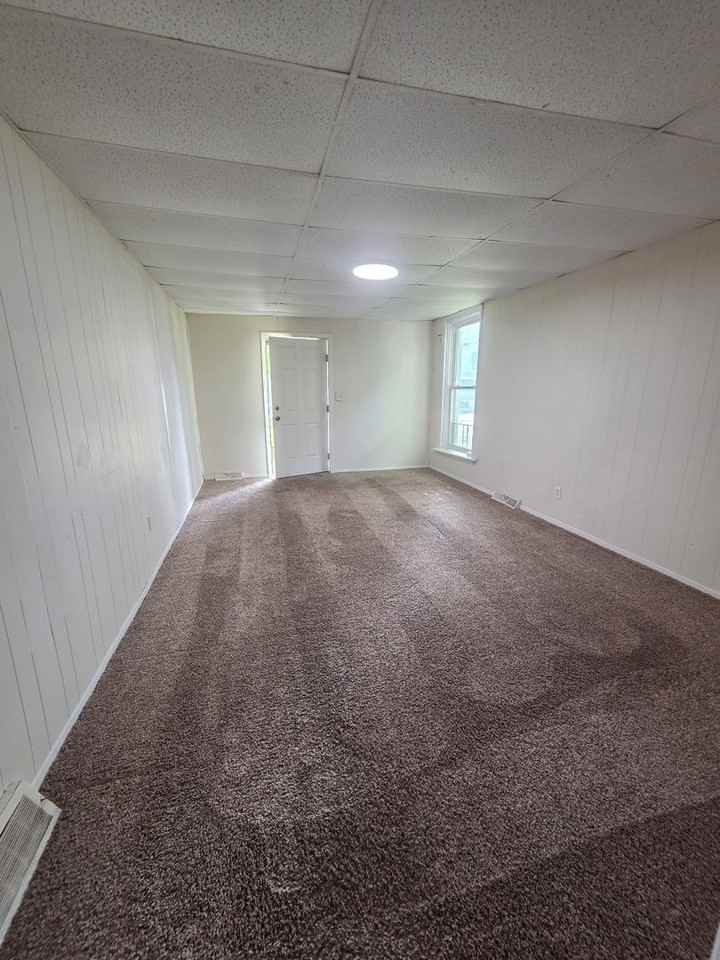 2402 East Ave #1 - Photo 3 of 14