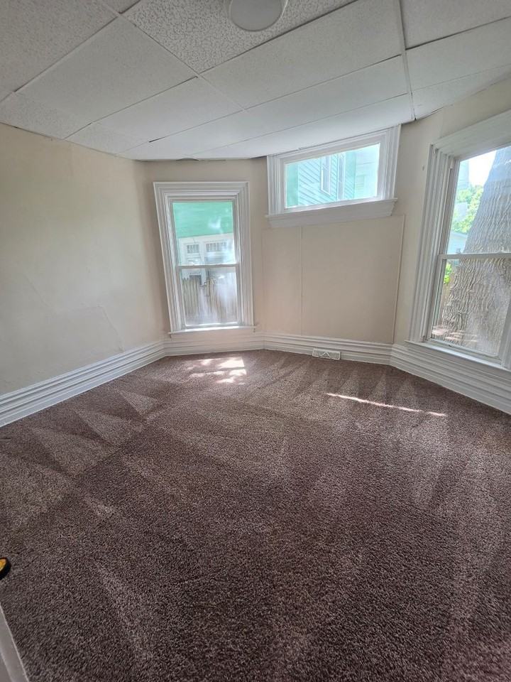 2402 East Ave #1 - Photo 6 of 14