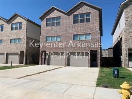 featured image of 2703 Sw Livingston Sq
