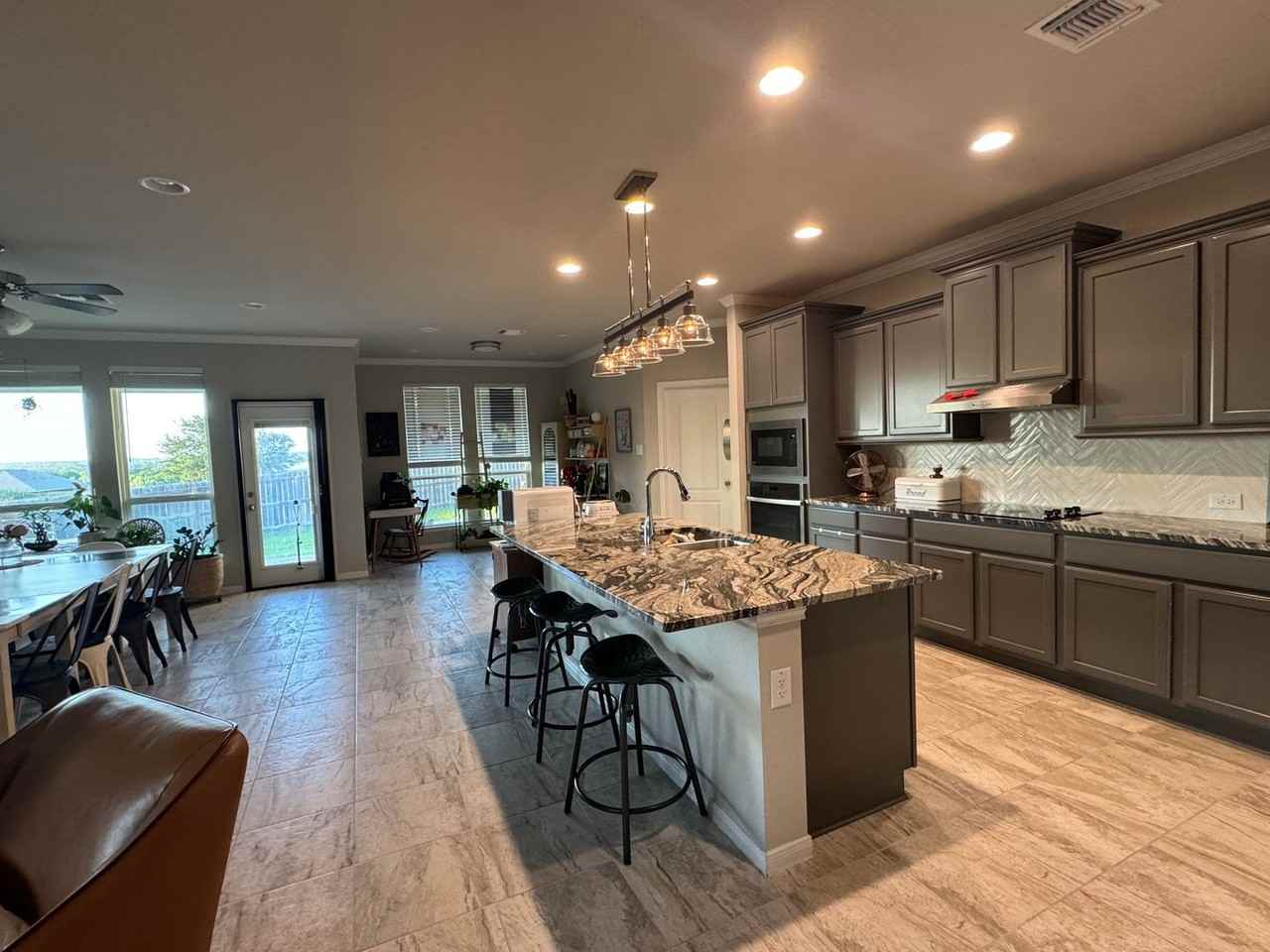 2029 Horatio St - Photo 3 of 14