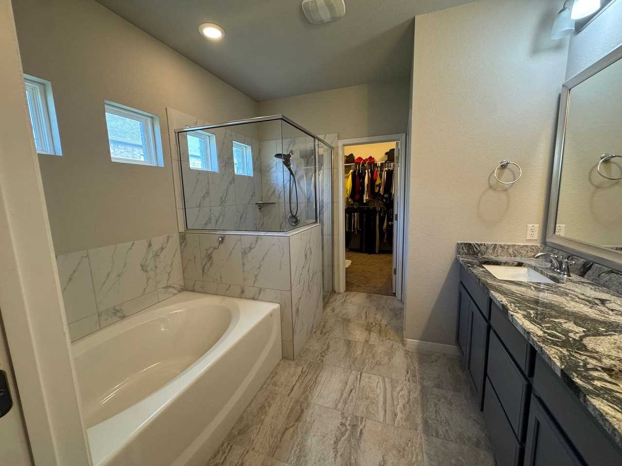 2029 Horatio St - Photo 7 of 14