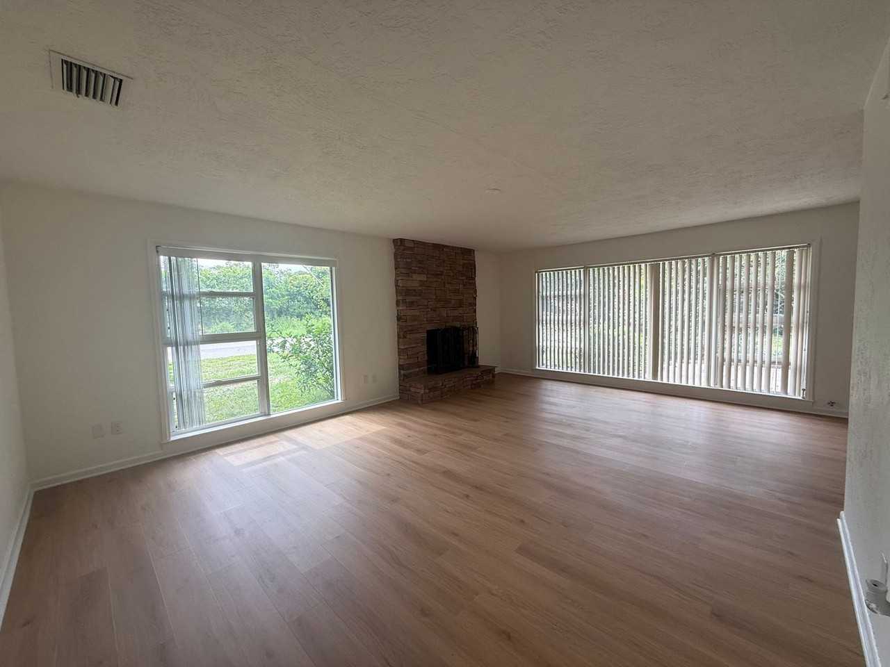 2588 Colorado St - Photo 3 of 28