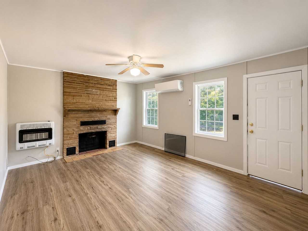 329 Newport Rd - Photo 2 of 11