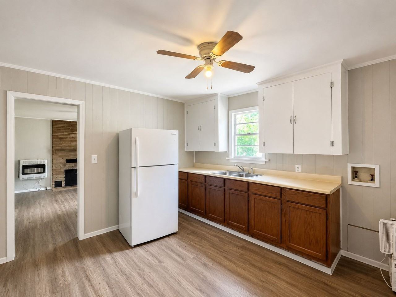 329 Newport Rd - Photo 4 of 11