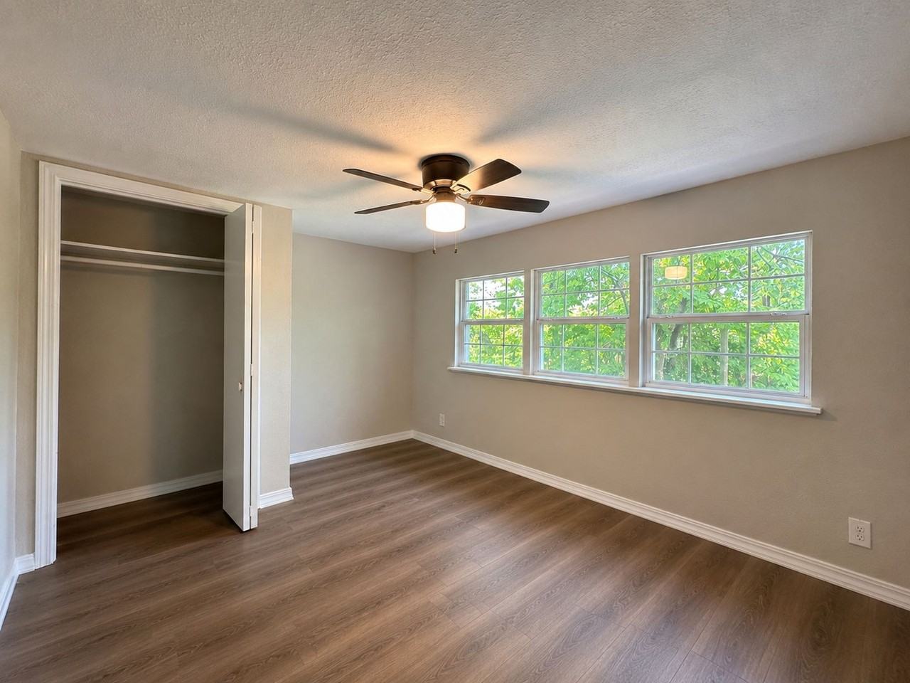 333 Newport Rd - Photo 7 of 11