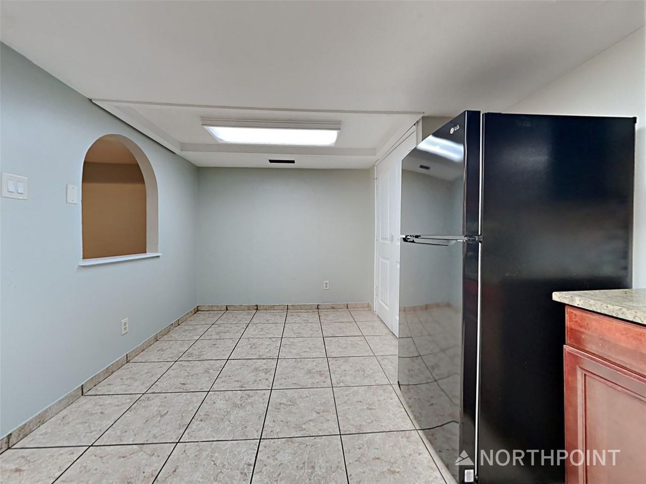 1504 Carnation Dr - Photo 6 of 24