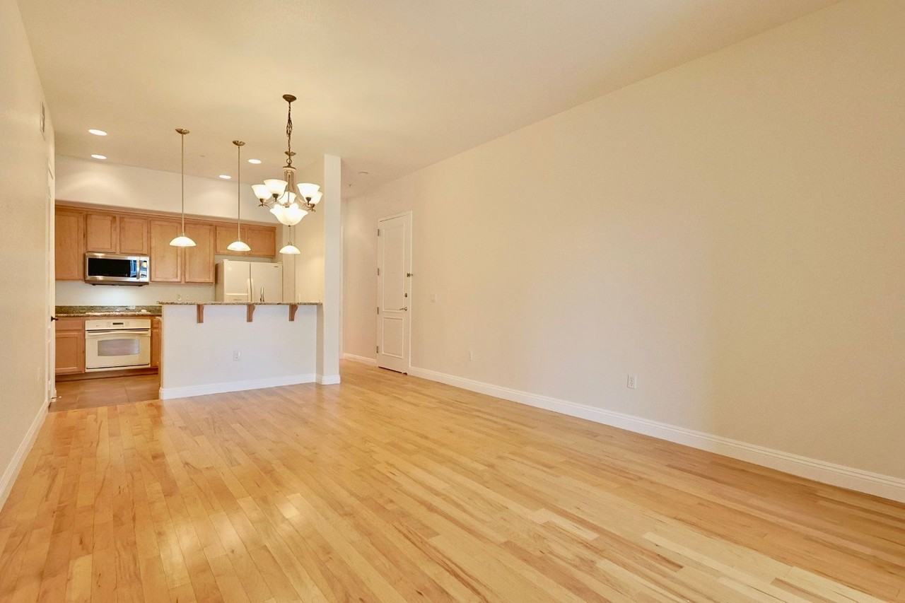 44 S Eastern Ave #325 - Photo 7 of 35