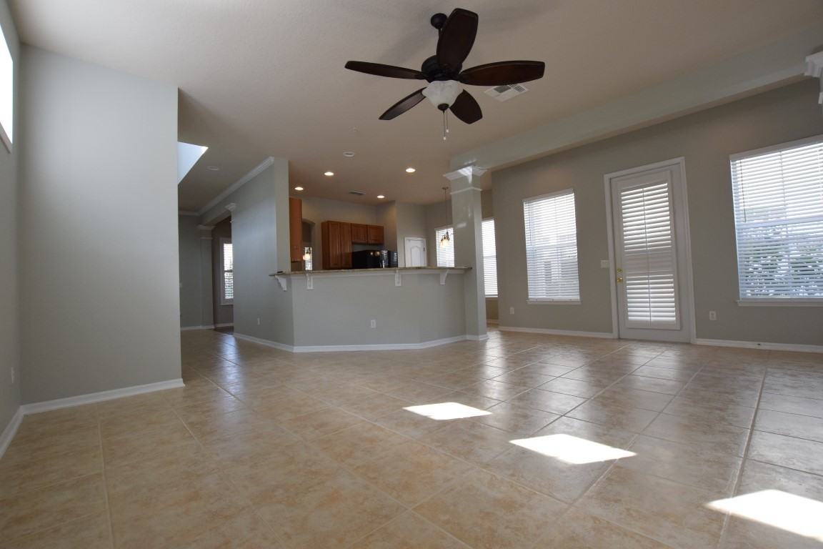 1619 Hanks Ave - Photo 7 of 17