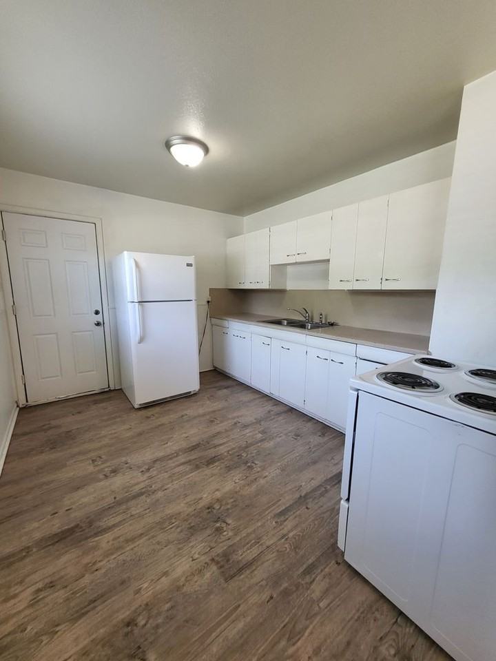 1506 Dakota St - Photo 4 of 11