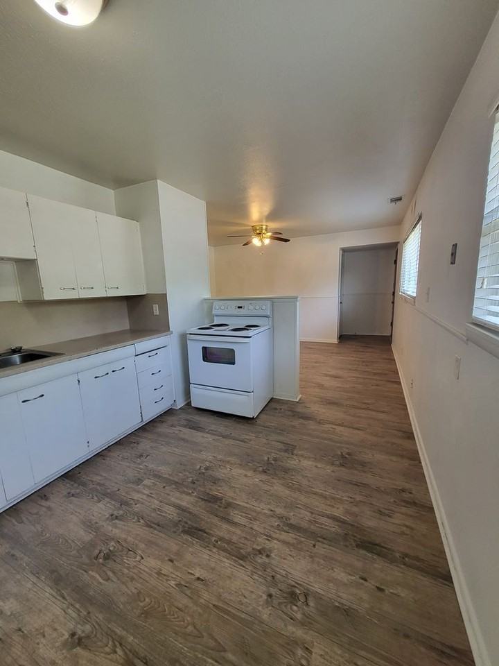 1506 Dakota St - Photo 5 of 11