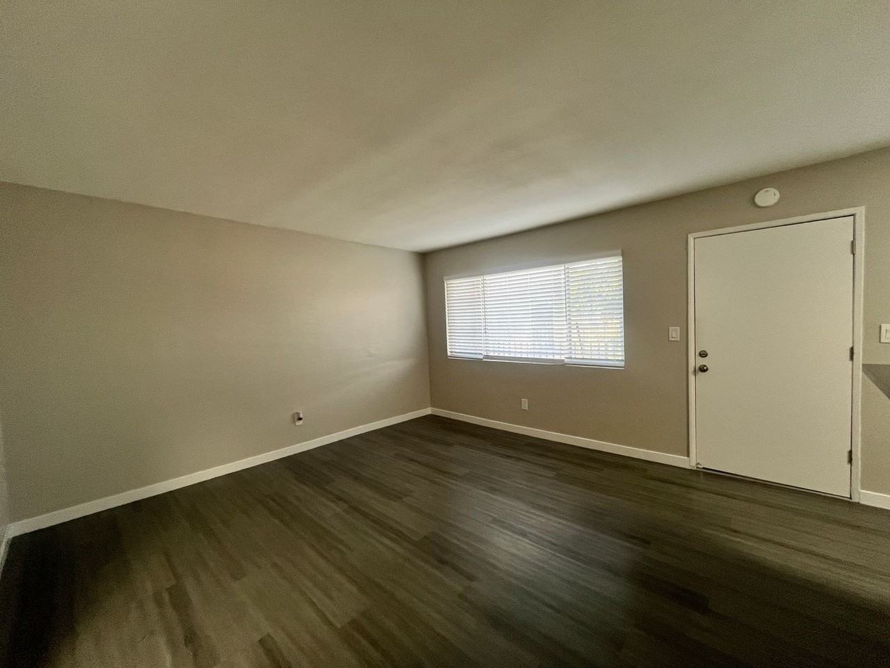 1604 Henderson Ave #7 - Photo 5 of 15