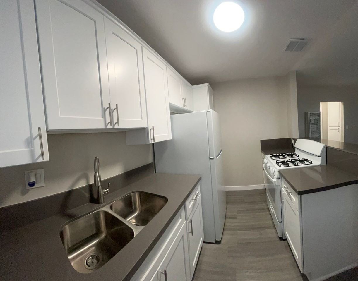 1604 Henderson Ave #7 - Photo 7 of 15