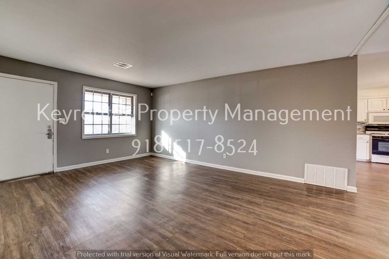 209 N 11th St - Photo 7 of 33